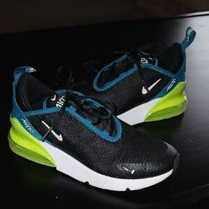 Nike Kid Air270